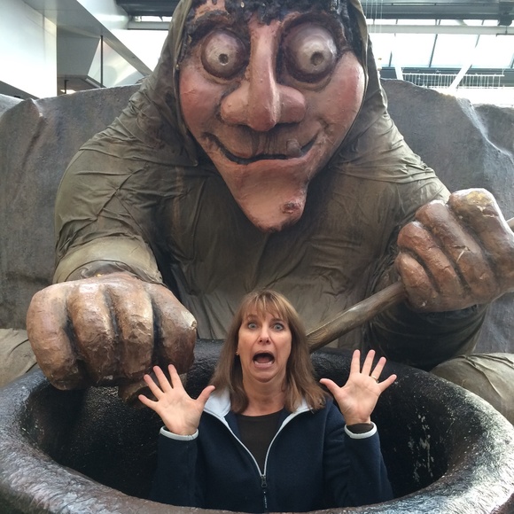 Meet your Posher, Janet - Picture 3 of 8